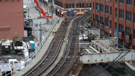 Construction on the Hubbard Curve in Chicago wallpaper