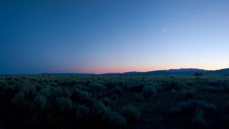 Serene Twilight Over Expansive Landscape wallpaper