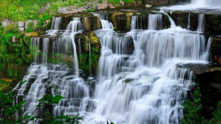 Tranquil Cascades of Nature's Beauty wallpaper