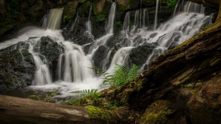 Serenity of Cascading Waterfalls wallpaper