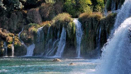 Majestic Waterfall Serenity wallpaper
