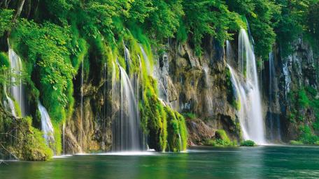 Plitvice Lakes National Park wallpaper