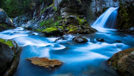 Tranquil Cascade Serenity wallpaper