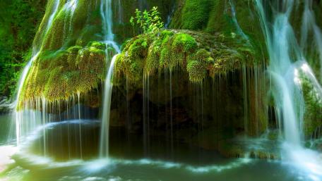 Lush Mossy Waterfall Serenity wallpaper