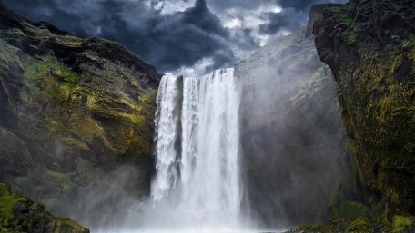 Cloudy Skógafoss wallpaper