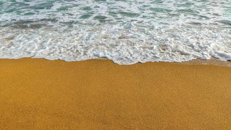 Beach waves wallpaper