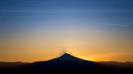 Majestic Mountain at Sunset Glow wallpaper