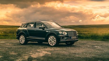 Bentley Bentayga SUV wallpaper