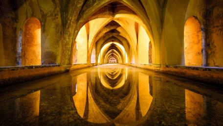 Stunning Reflections in Historic Archways wallpaper