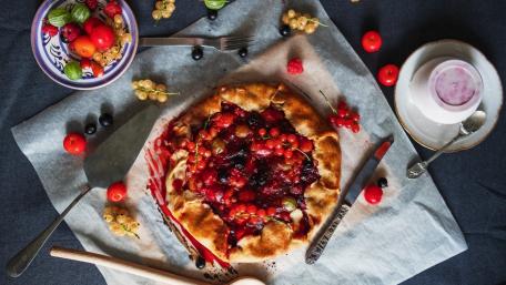 Delicious Berry Fruit Galette Wallpaper wallpaper