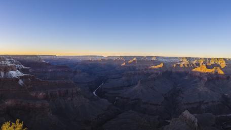 Majestic Colors of the Grand Canyon at Dawn wallpaper