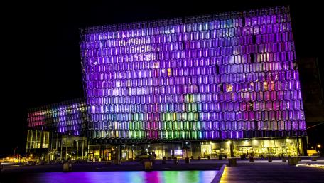 Vibrant Purple Cityscape at Night wallpaper