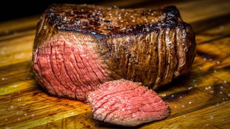 Steak with salt flakes wallpaper
