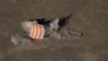 Expedition 50's Soyuz MS-02 Landing wallpaper