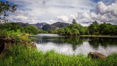 Serene Reflections in Egersund's Tranquil Lake wallpaper
