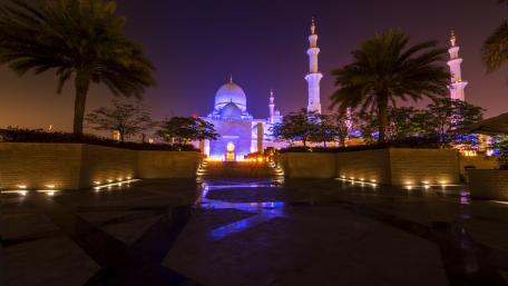 Nighttime Serenity in a Majestic City Mosque wallpaper