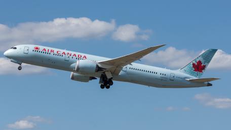 Air Canada Boeing 787 Dreamliner in Flight wallpaper