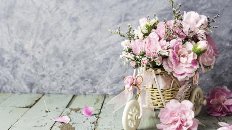 Charming Floral Decor in Pastel Shades wallpaper