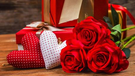 Blooming Love and Thoughtful Gifts wallpaper