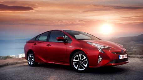 Red Toyota Prius wallpaper