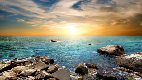 Serene Sunset Over Tranquil Waters wallpaper