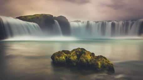 Goðafoss Waterfall wallpaper