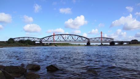 Railway bridge near Duisburg wallpaper