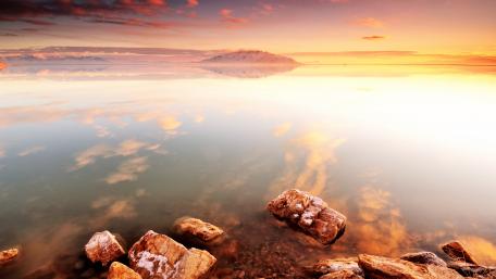 Tranquil Waters at Dawn wallpaper