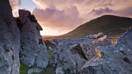 Majestic Rocky Landscape at Dusk wallpaper