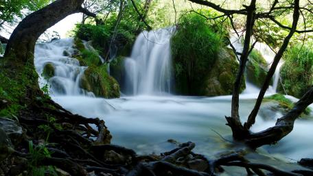 Plitvice Lakes National Park wallpaper