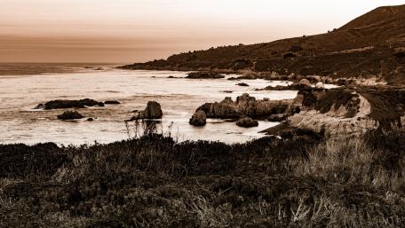 Serene Coastal Evening View wallpaper