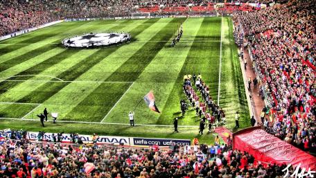 MAN UTD CL NIGHT wallpaper