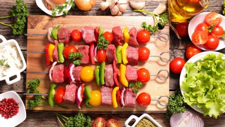 Grilled Skewers Delight in Vibrant 8K wallpaper