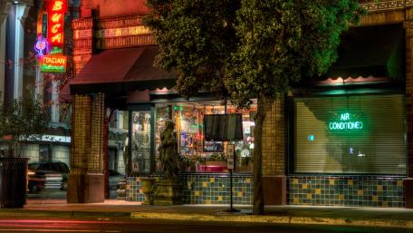 Buca di Beppo Restaurant at San Diego's downtown by night wallpaper