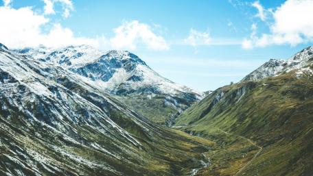 Breathtaking Mountain Valley View in 4K Quality wallpaper
