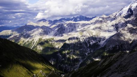 Stelvio Pass (Stilfser Joch) wallpaper