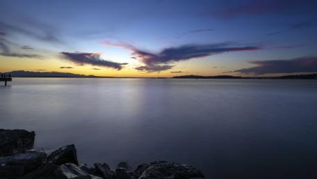 Serene Dusk Over Tranquil Waters wallpaper