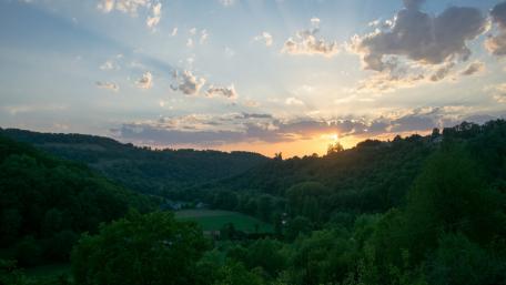 Serene Valley at Sunset wallpaper
