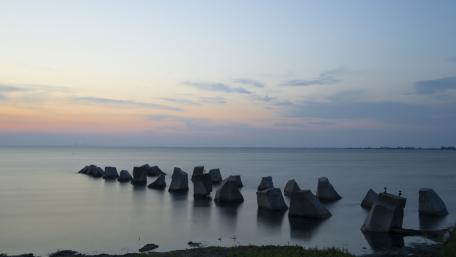 Calm Evening by the Water's Edge wallpaper
