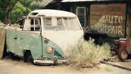Vintage Volkswagen Minibus Abandoned in Time wallpaper