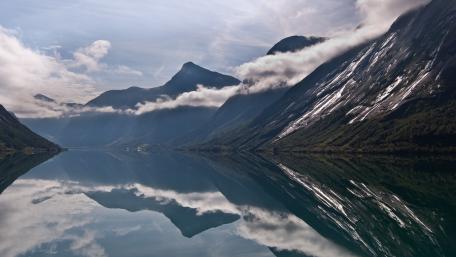 Sognefjord, Jostedalsbreen National Park wallpaper