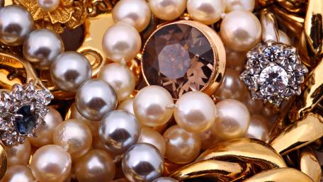 Elegant Pearls and Gold Gems in Abstract Design wallpaper