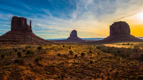West and East Mitten Buttes wallpaper
