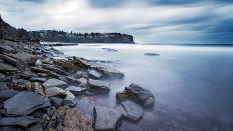 Serene Coastal Tranquility in 4K Quality wallpaper