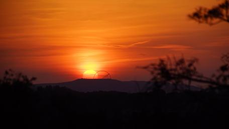 Sunrise over the Hoheward dump wallpaper