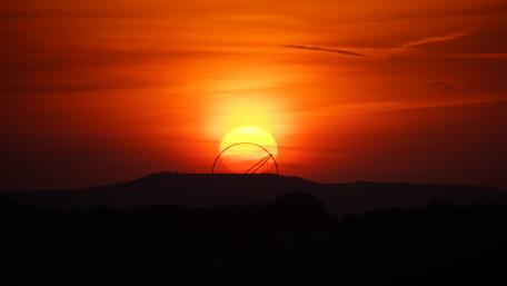 Horizontobservatorium Halde Hoheward at sunrise wallpaper