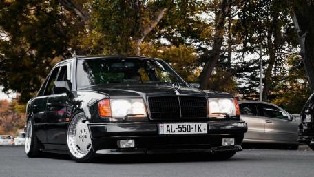 Mercedes W124 wallpaper