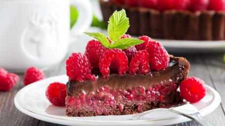 Raspberry cake wallpaper