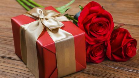A Perfect Gift of Love and Roses wallpaper