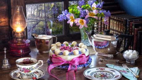 Springtime Delight Cake in a Cozy Setting wallpaper